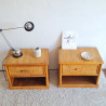 Paire de chevets en rotin circa années 70 - tables de nuit vintage