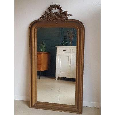 Miroir doré ancien de style Louis Philippe avec fronton