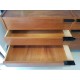 Buffet moderniste circa 1960 avec tiroirs cachés