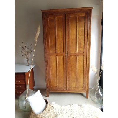 Armoire parisienne ancienne