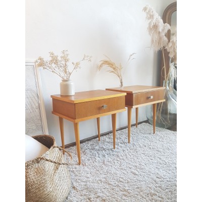 Paire de chevets années 60 pieds fuselés