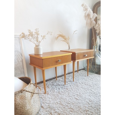 Paire de chevets années 60 pieds fuselés