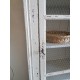 Armoire parisienne ancienne grillagée