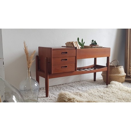 Mini enfilade scandinave avec jardinière, par A. W. Iversen pour Vinde Møbelfabrik, circa 1960