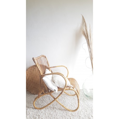 Fauteuil en rotin et osier forme des pieds en huitvintage