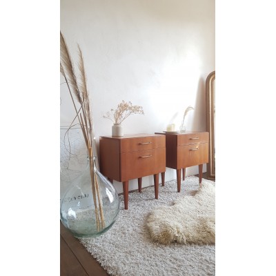 Paire de tables de chevet scandinaves circa 1960