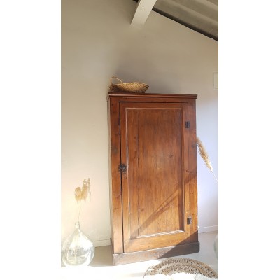 Armoire parisienne
