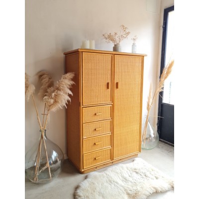 Petite armoire parisienne  en rotin vintage