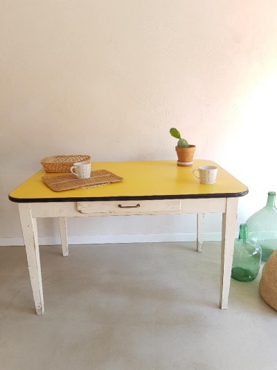 Table cuisine formica et bois