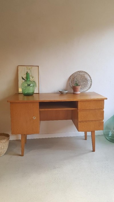 Bureau scandinave pieds compas